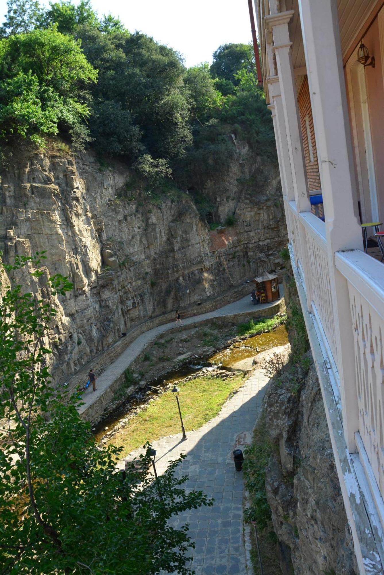 Hotel Canyon Tbilisi Exterior photo